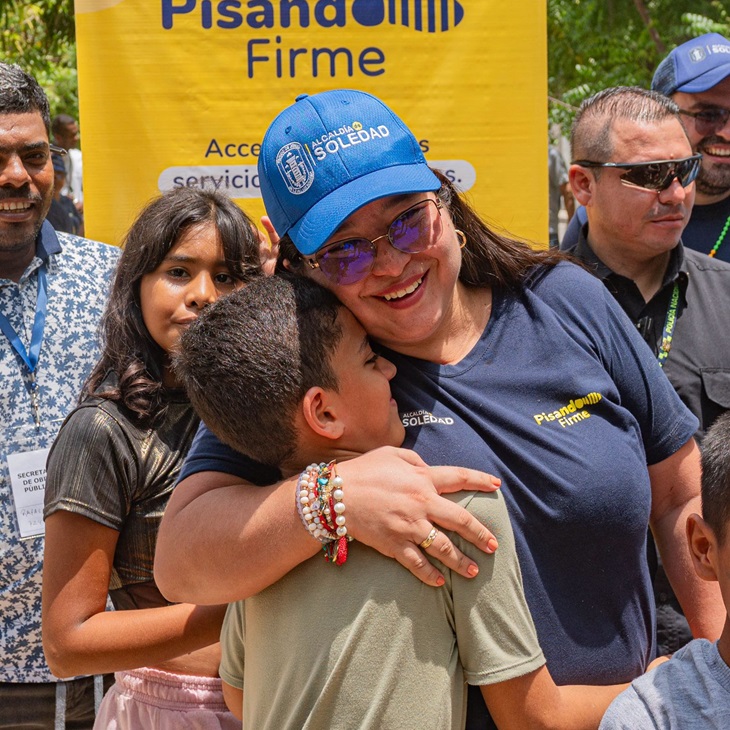 Alcaldía llegó Pisando Firme a Villa Soledad