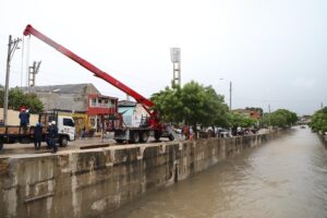 En Rebolo instalan primeras vigas par del Gran Malecón del Suroriente