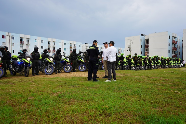 Alcalde Dumek Turbay recibe a Comando Élite contra el sicariato y el crimen en Cartagena