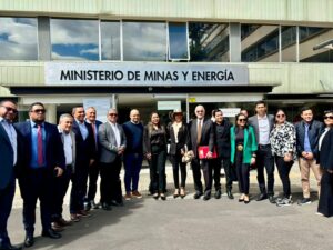 Gobernación, alcaldías y Minminas firman acta de compromisos para avanzar en soluciones energéticas