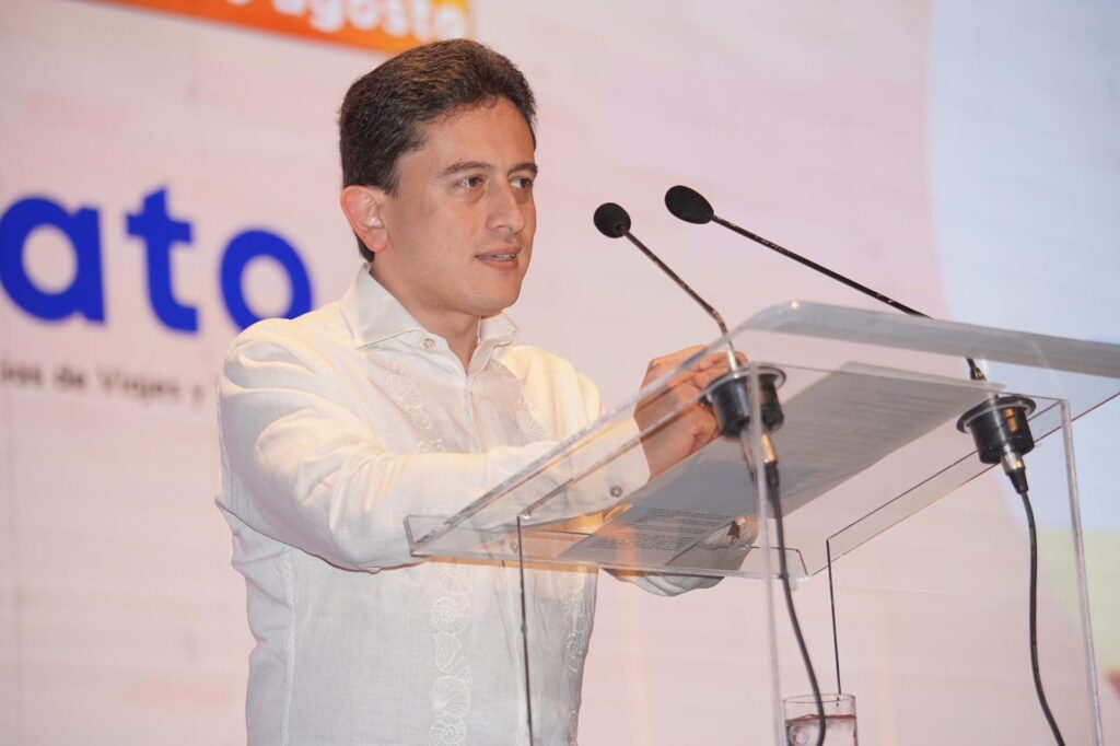 ministro de Comercio, Industria y Turismo, Luis Carlos Reyes Hernández,