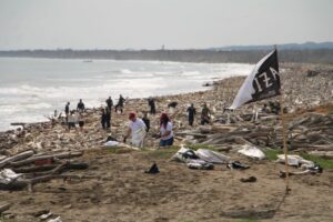 Gobernación del Atlántico participa en limpieza de playas