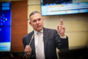 A tercer debate ley que reduce el tiempo para devolver saldos a favor en la declaración de renta