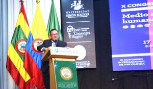César Palomino Cortés durante su participación en el congreso.