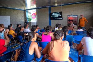 Mujeres de San Zenón reciben talleres sobre Derechos Humanos