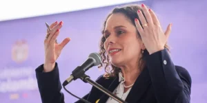 ministra de Transporte, María Constanza García