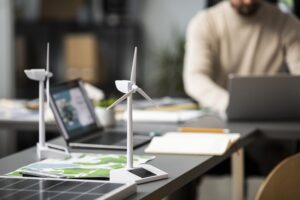 Banco Popular y Promigas sellan alianza para instalar energía solar y reducir CO2