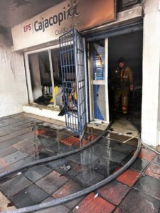Cajacopi EPS se pronuncia ante incendio intencional en sede de Maicao, La Guajira