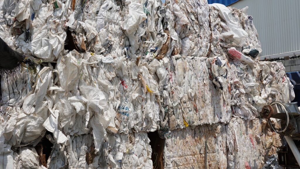 Los empaques flexibles ahora valen: recicladores encuentran una nueva ...