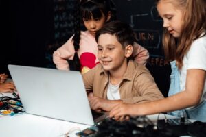 Una generación alfabeta para el bienestar en la era digital