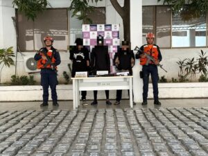 Incautan cerca de media tonelada de cocaína en aguas del Caribe colombiano