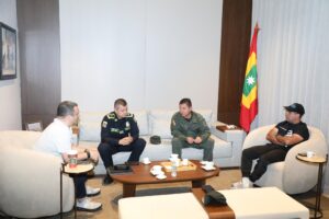 alcalde y director de la policía