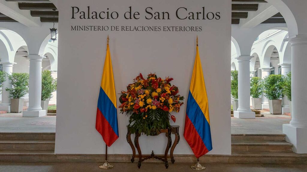 Reunión entre los presidentes Gustavo Petro y Delcy Rodríguez fue ...
