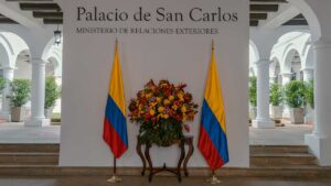 Gobiernos-de-Colombia-y-Venezuela-acuerdan-posponer-reunion-1280