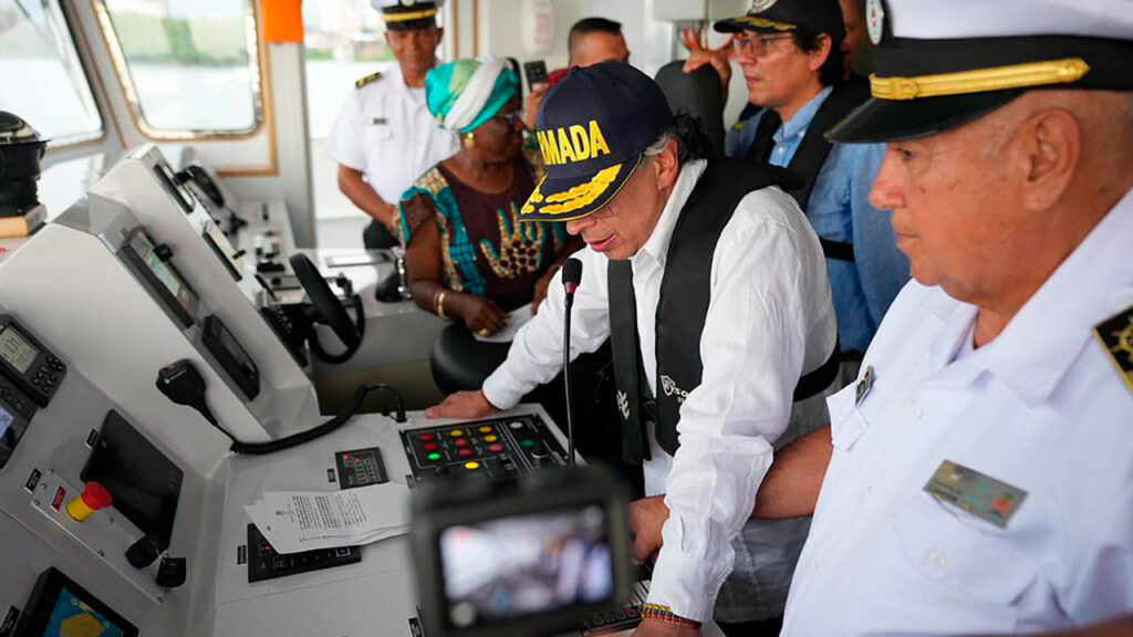 buque-hospital-representa-nuestro-mayor-esfuerzo-para-el-Pacifico-1-1280