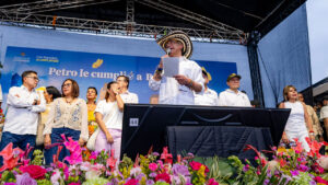 Petro-le-cumplio-a-Barranquilla-5