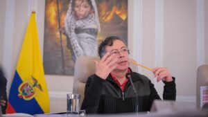 Petro denuncia