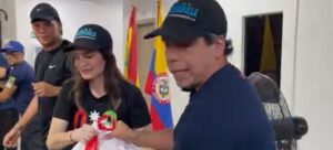 alcalde recibe ayudas para venezuela