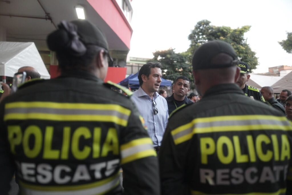 Ministro-del-Interior-lidera-gestión-estatal-desde-Pereira-para-atender-la-emergencia-por-sismo-_2_