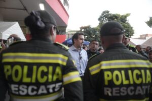 Ministro-del-Interior-lidera-gestión-estatal-desde-Pereira-para-atender-la-emergencia-por-sismo-_2_