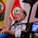 Gobernador Verano destaca traslado de personas vinculadas a Los Pepes y Los Costeños