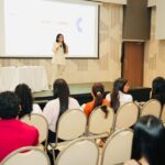 ‘Sin Muletillas’ de Giselle Barceló, aprendizaje hecho solidaridad