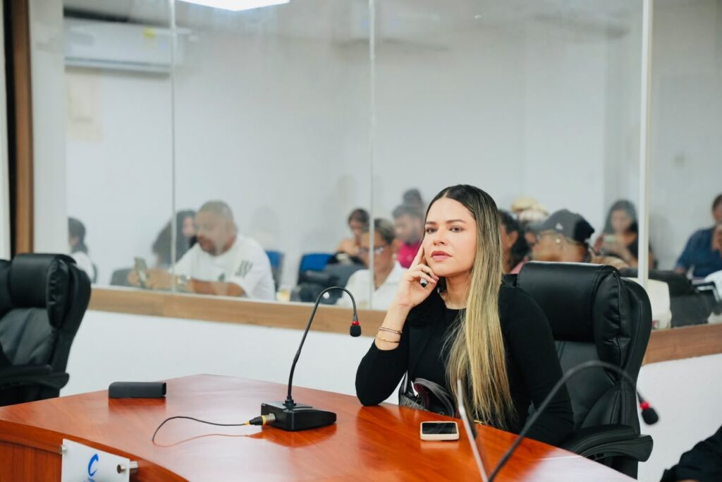 Concejal Cinthya Pérez cita a la gerente de Carnaval